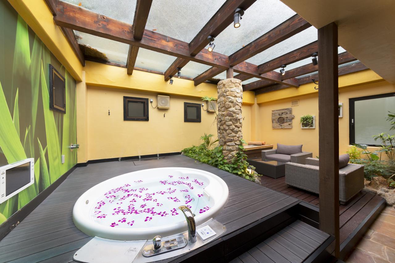 Hotel Lotus Nara (Adults Only) Buitenkant foto